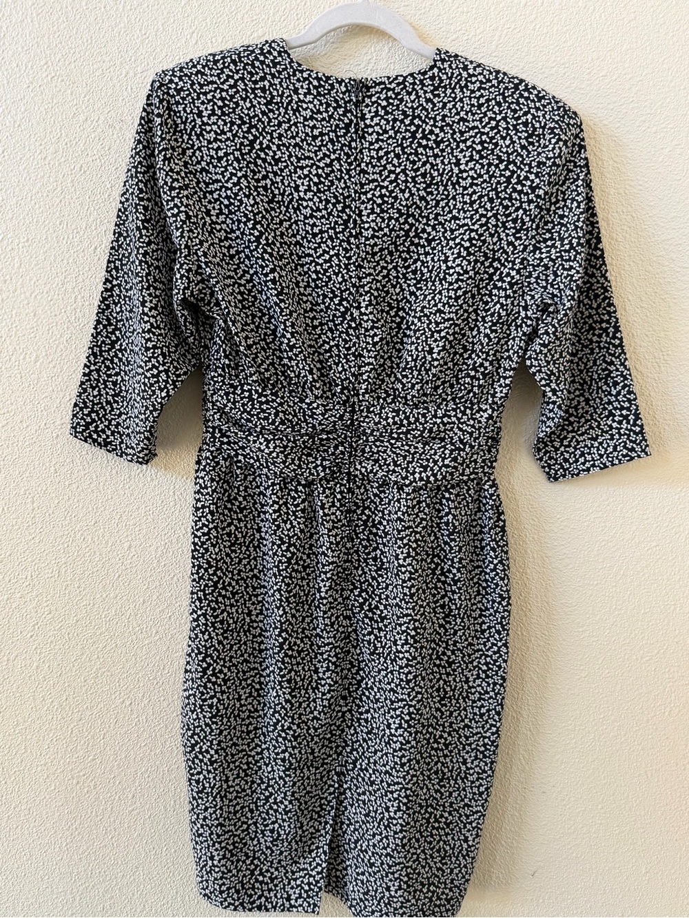 Vintage 80s Petite Dimensions Black & White Abstract Floral Peplum Sheath Dress